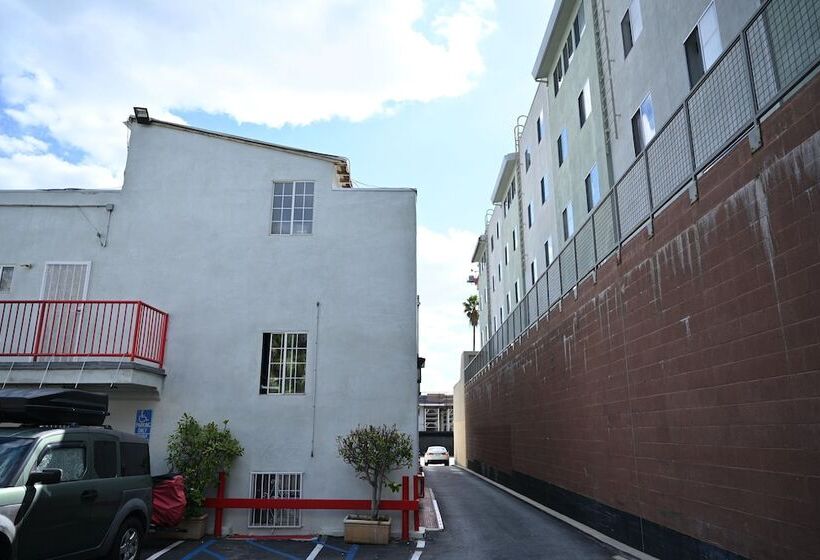 בית מלון כפרי Hollywood Stars Inn