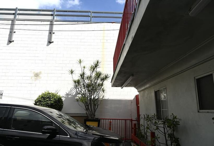 בית מלון כפרי Hollywood Stars Inn