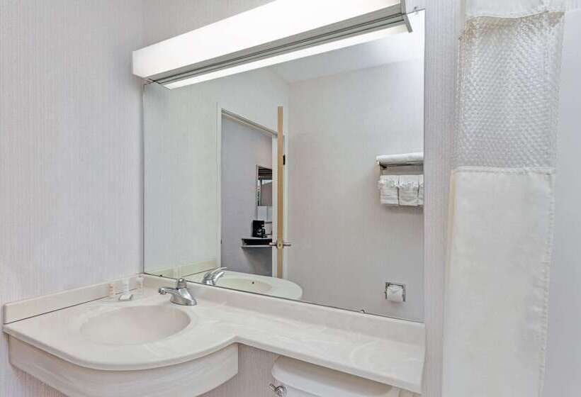 هتل Red Lion Inn & Suites Elk Grove Village