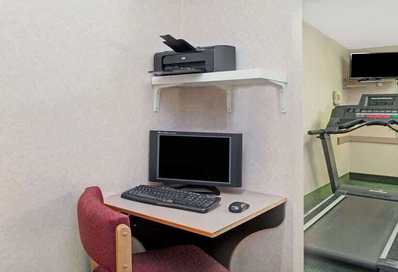 هتل Red Lion Inn & Suites Elk Grove Village