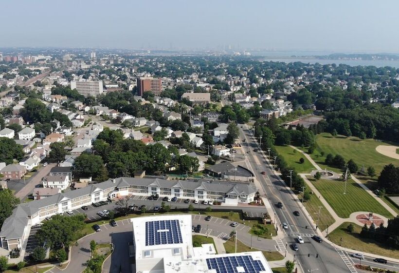 호텔 Howard Johnson By Wyndham Quincy/ Boston