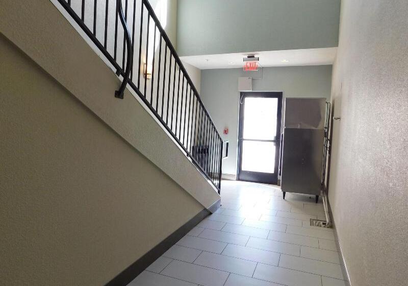 هتل Island Suites