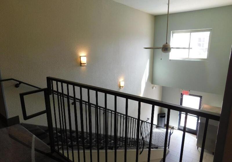 هتل Island Suites