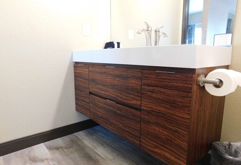 هتل Island Suites