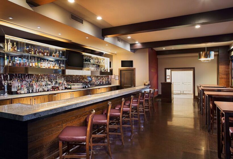 Juniper Hotel Cupertino, Curio Collection By Hilton