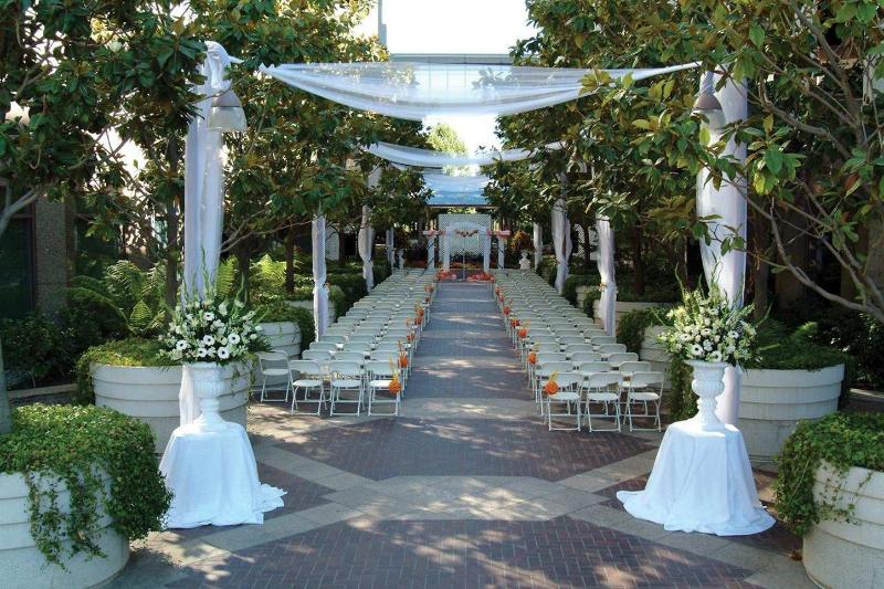 Juniper Hotel Cupertino, Curio Collection By Hilton