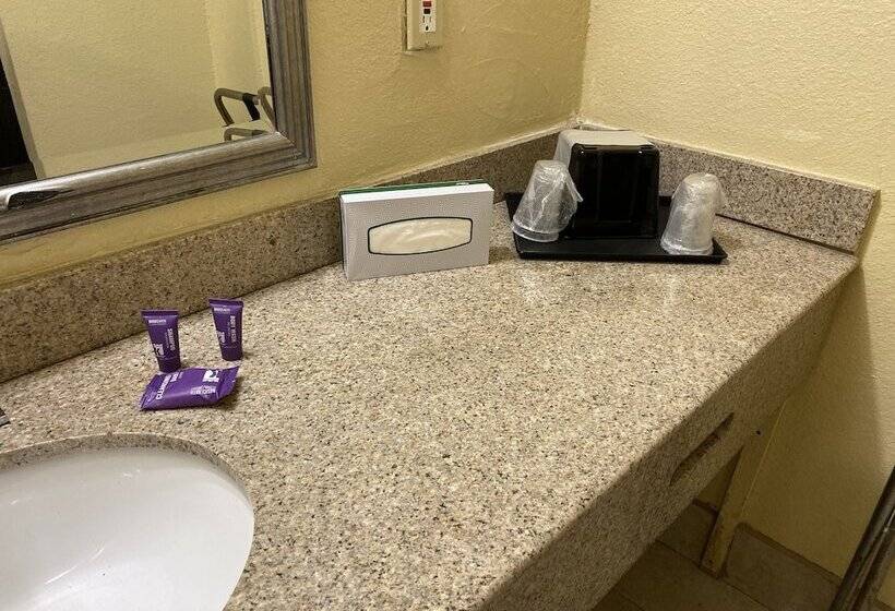 فندق Knights Inn Antioch