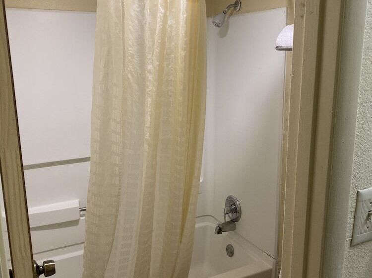 فندق Knights Inn Antioch