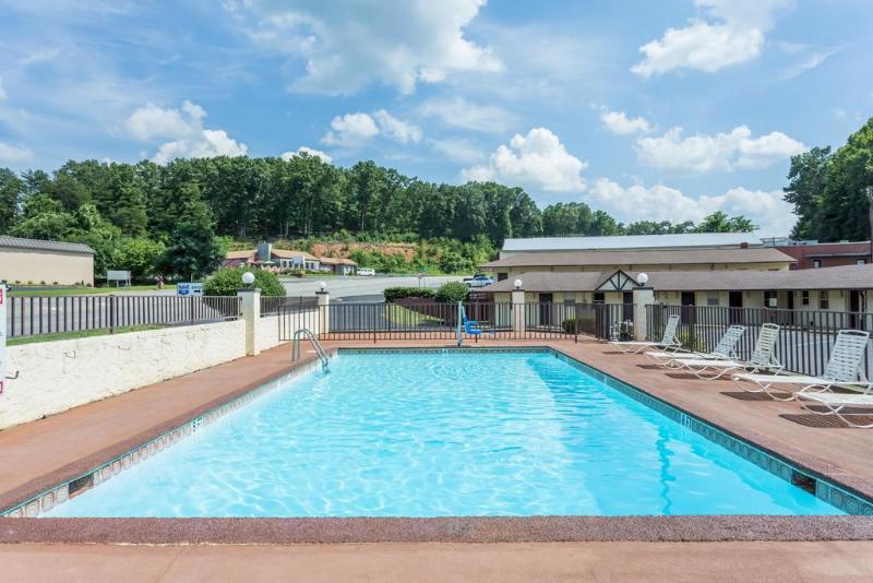 فندق Scottish Inns Collinsville   Martinsville