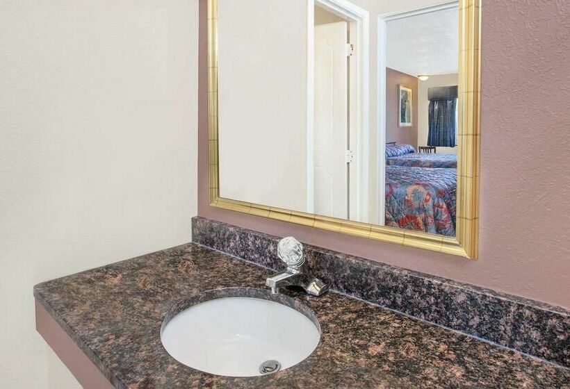 ホテル Imperial Inn Grand Blanc