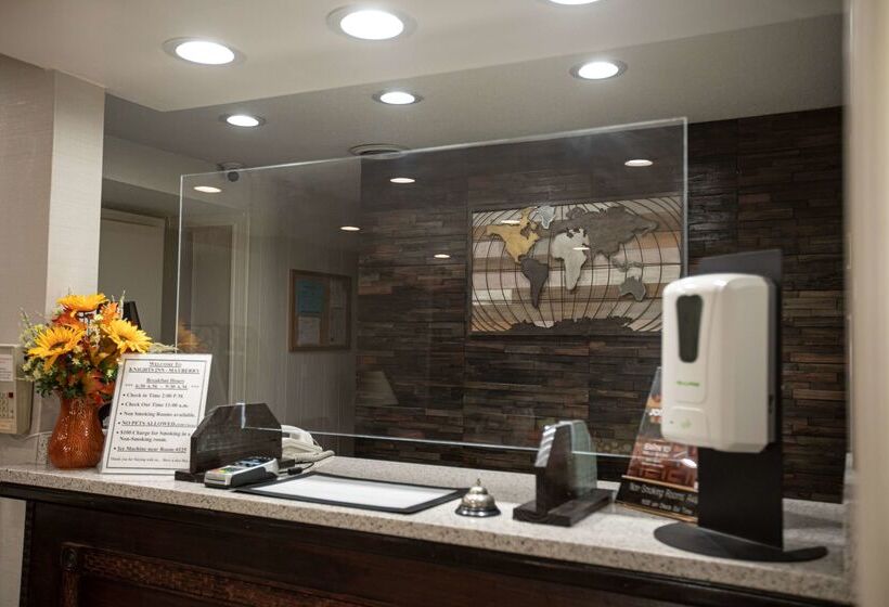 Отель Knights Inn Mount Airy