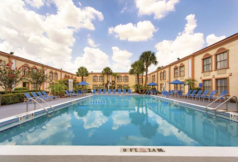 ホテル La Quinta Inn By Wyndham Orlando International Drive North