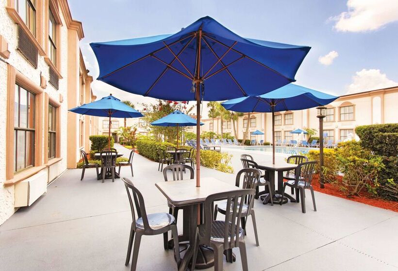 ホテル La Quinta Inn By Wyndham Orlando International Drive North