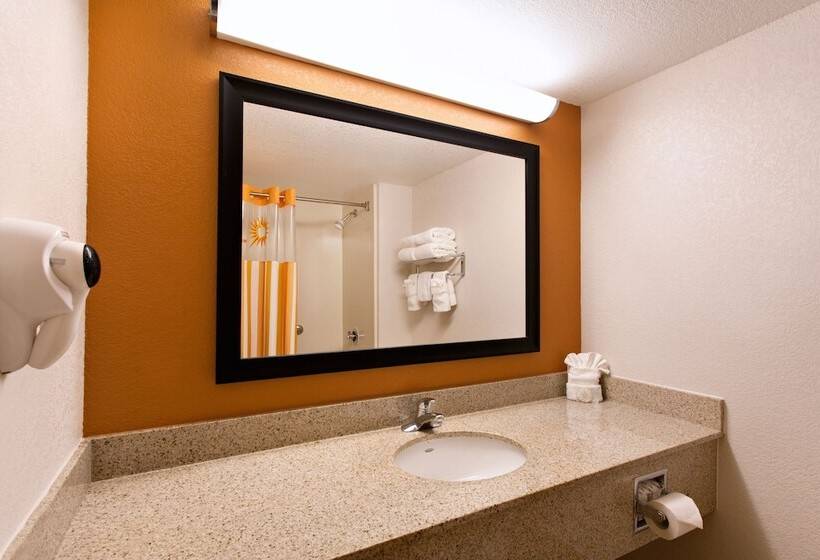 ホテル La Quinta Inn By Wyndham Orlando International Drive North