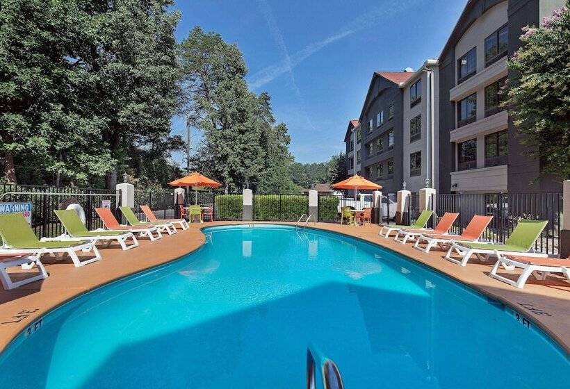 هتل La Quinta Inn By Wyndham Pigeon Forgedollywood