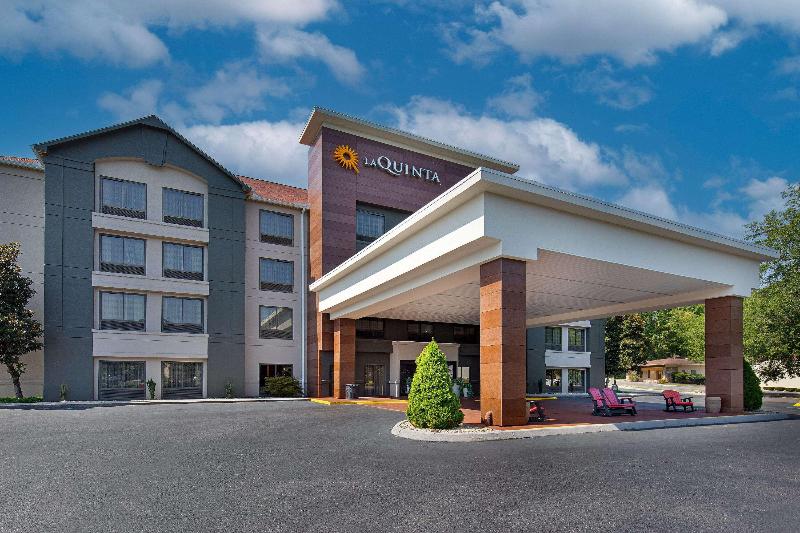 هتل La Quinta Inn By Wyndham Pigeon Forgedollywood