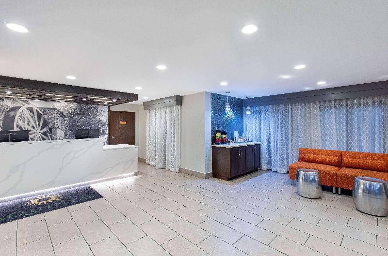 هتل La Quinta Inn By Wyndham Pigeon Forgedollywood