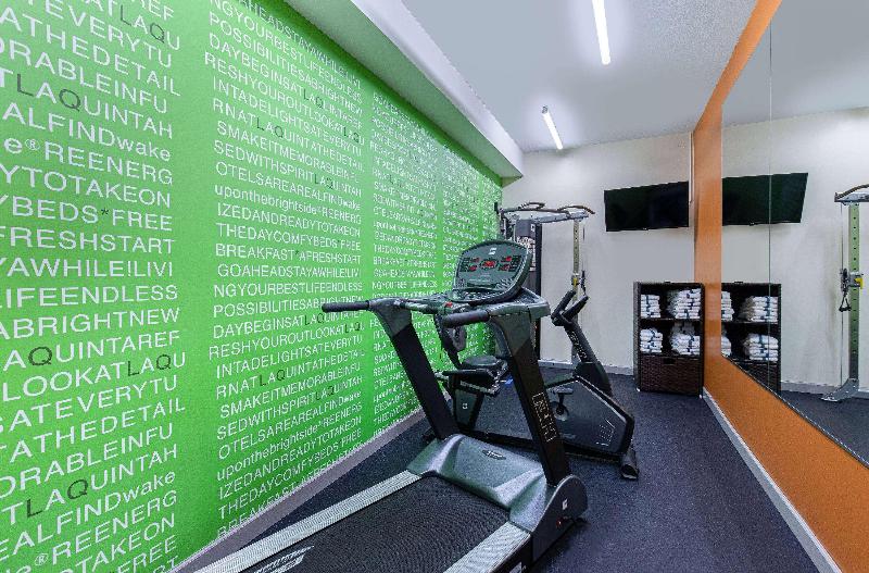 هتل La Quinta Inn By Wyndham Pigeon Forgedollywood