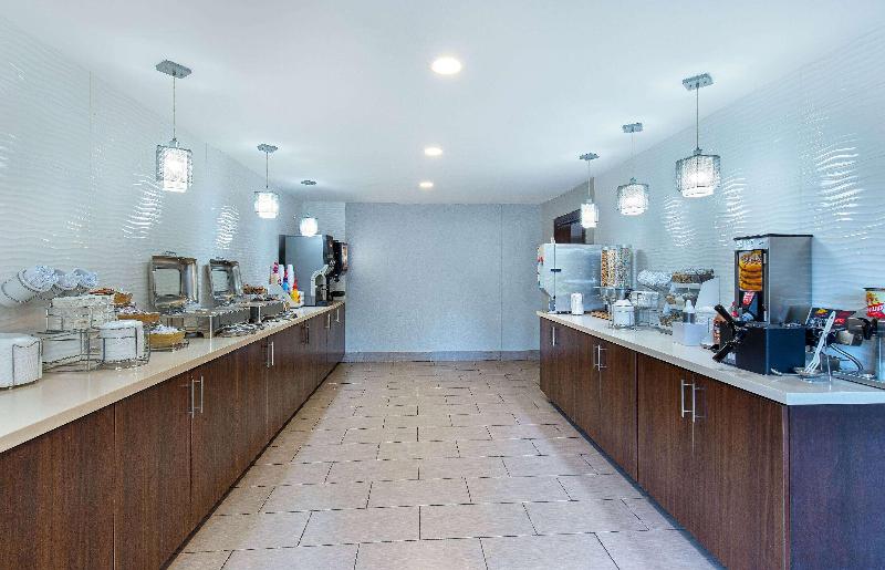 هتل La Quinta Inn By Wyndham Pigeon Forgedollywood