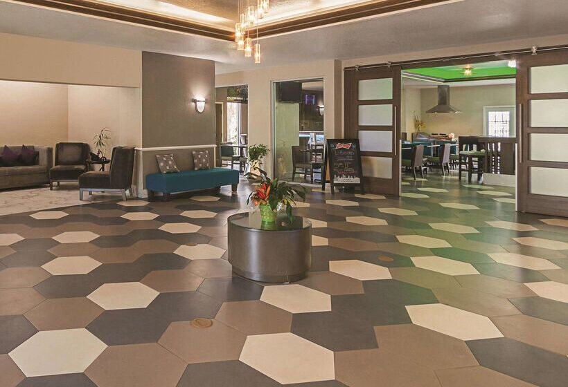 בית מלון כפרי La Quinta Inn & Suite Kingwood Houston Iah Airport 53200