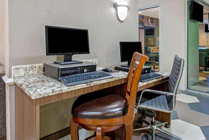 בית מלון כפרי La Quinta Inn & Suite Kingwood Houston Iah Airport 53200