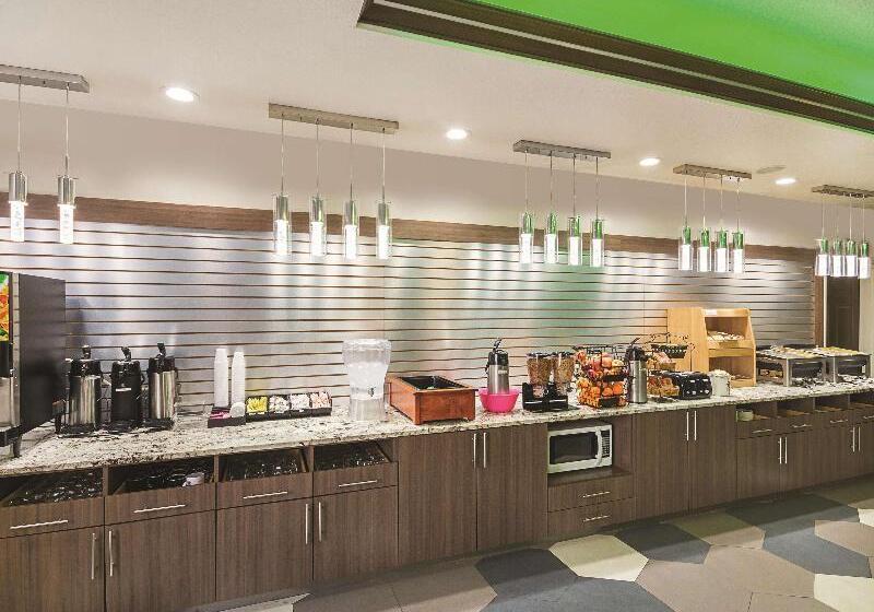 בית מלון כפרי La Quinta Inn & Suite Kingwood Houston Iah Airport 53200