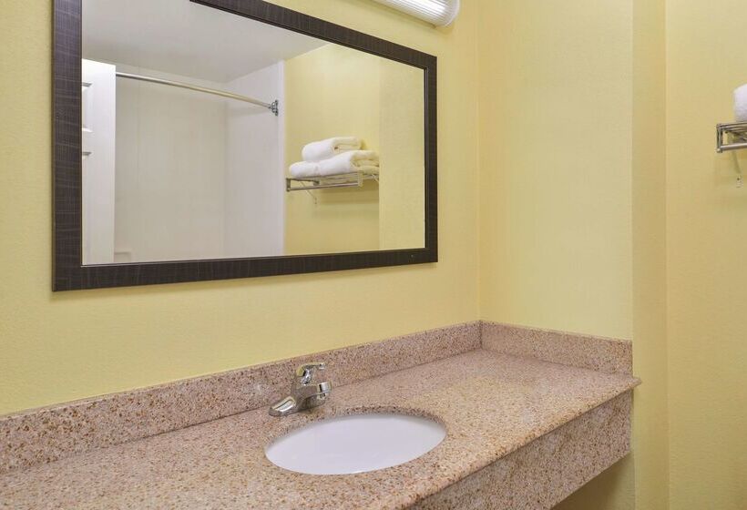 فندق La Quinta By Wyndham Atlanta South   Newnan