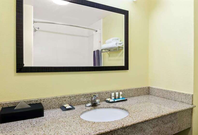 فندق La Quinta By Wyndham Atlanta South   Newnan