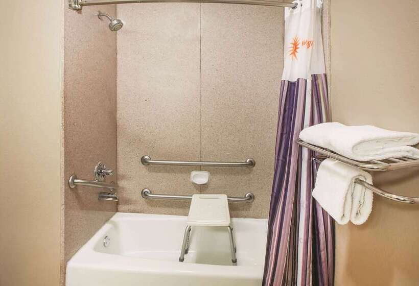 בית מלון כפרי La Quinta Inn & Suites By Wyndham Beaumont West