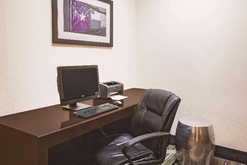 בית מלון כפרי La Quinta Inn & Suites By Wyndham Beaumont West