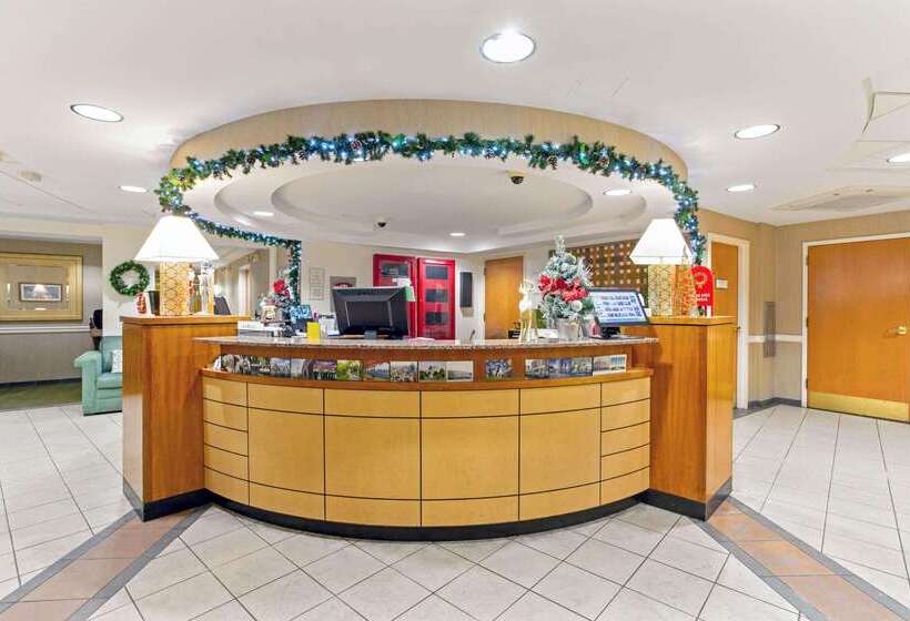 فندق La Quinta By Wyndham Boston Somerville