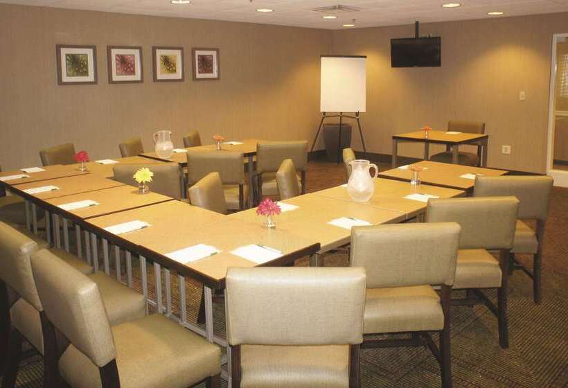 فندق La Quinta By Wyndham Boston Somerville