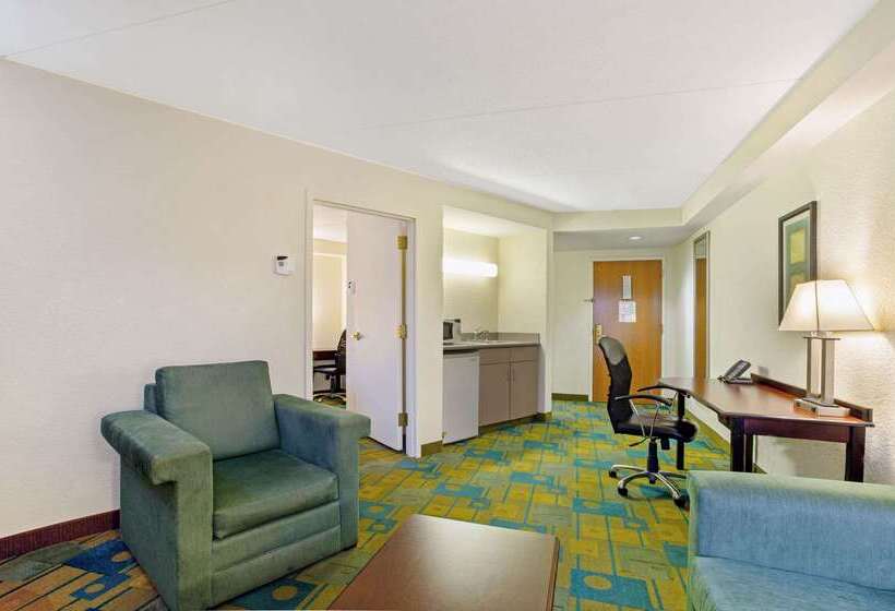 فندق La Quinta By Wyndham Boston Somerville