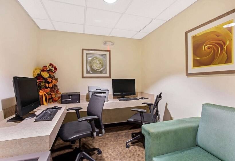 فندق La Quinta By Wyndham Boston Somerville