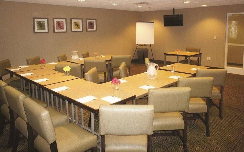 فندق La Quinta By Wyndham Boston Somerville