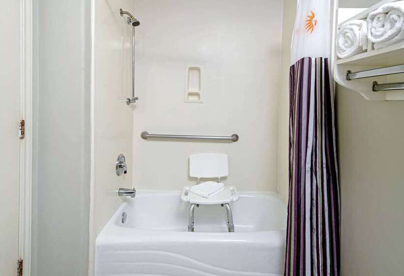 בית מלון כפרי La Quinta By Wyndham Brownsville North