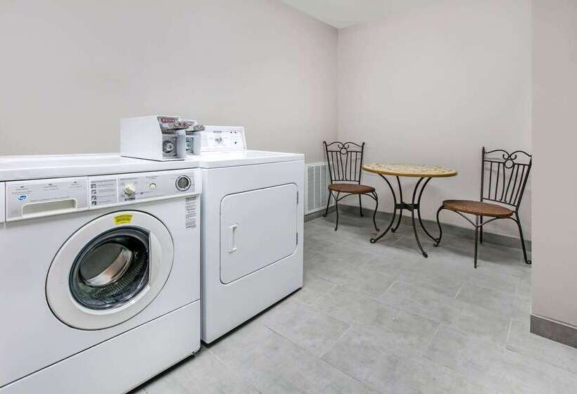 ホテル La Quinta Inn & Suites By Wyndham Fredericksburg