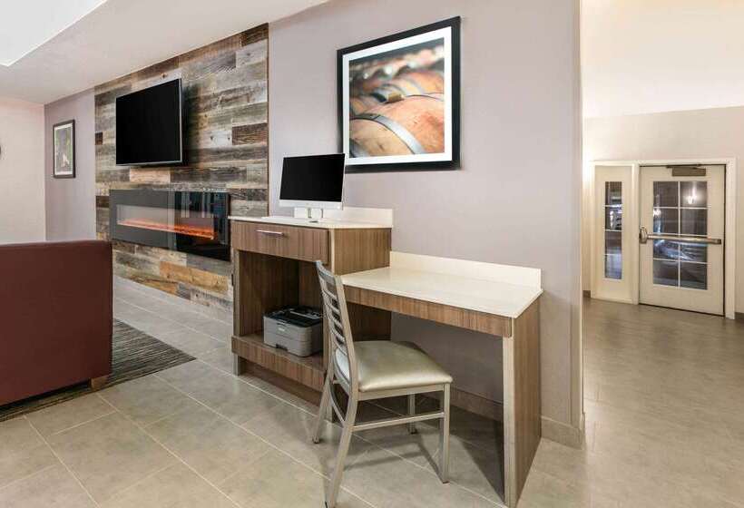 ホテル La Quinta Inn & Suites By Wyndham Fredericksburg