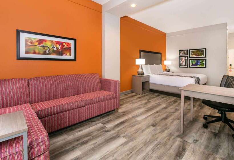 ホテル La Quinta Inn & Suites By Wyndham Fredericksburg