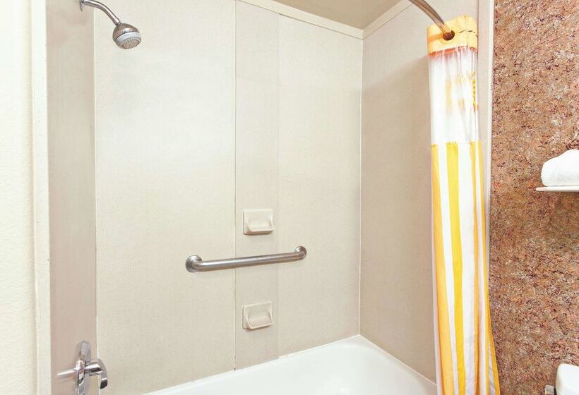 فندق La Quinta By Wyndham Hesperia Victorville