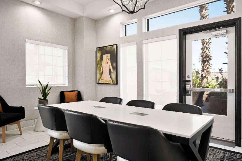 فندق La Quinta By Wyndham Hesperia Victorville