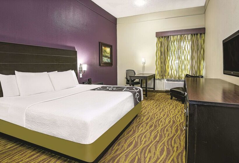 فندق La Quinta By Wyndham Laredo Airport