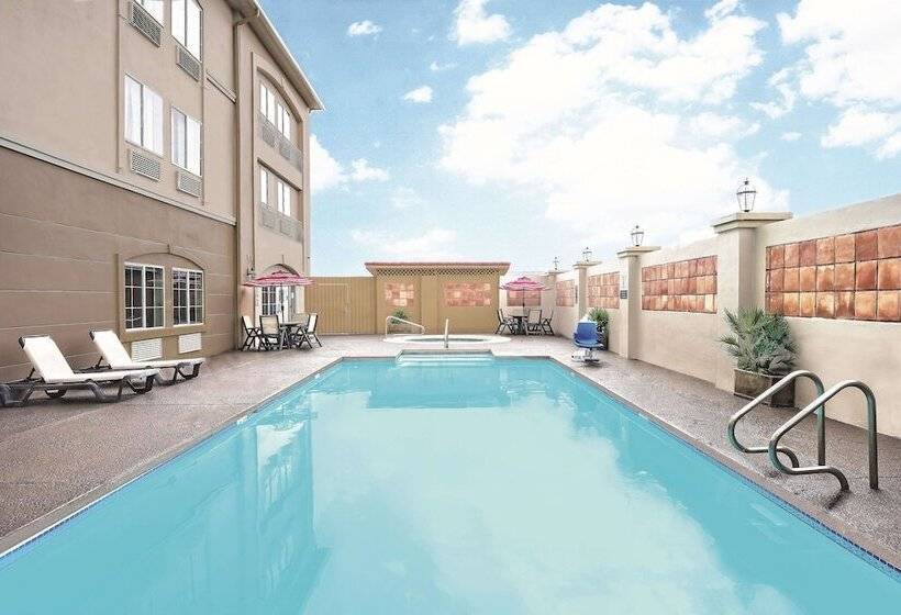 فندق La Quinta By Wyndham Laredo Airport