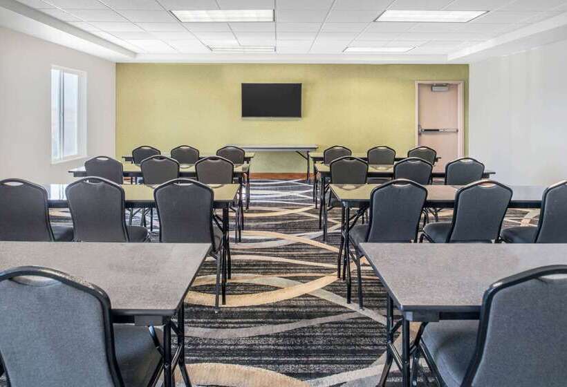 فندق La Quinta By Wyndham Moscow Pullman