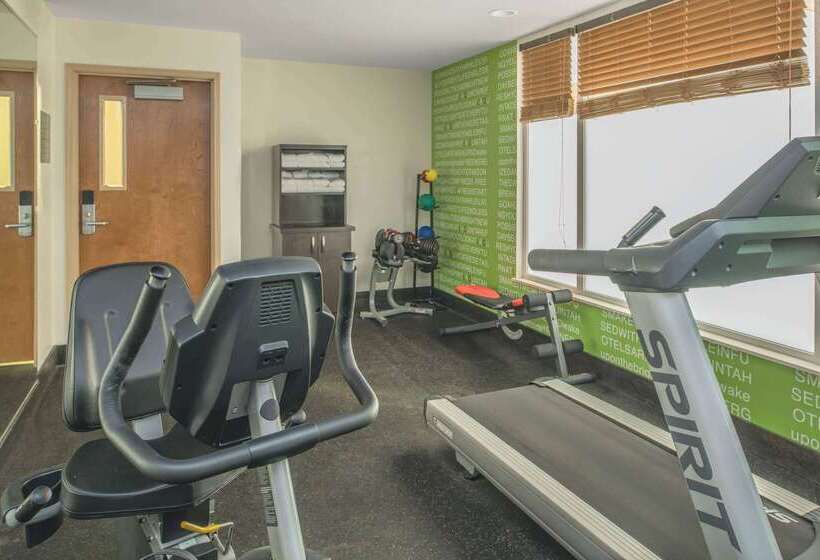 فندق La Quinta By Wyndham Moscow Pullman