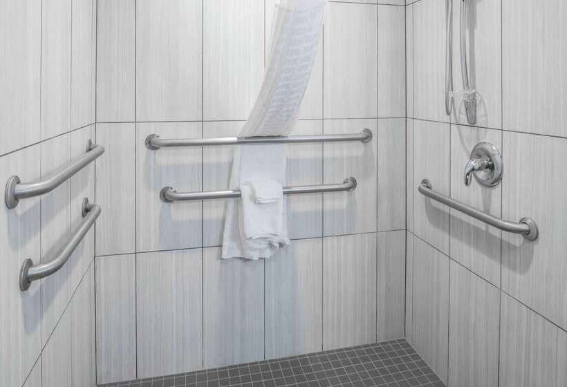 فندق La Quinta By Wyndham Moscow Pullman