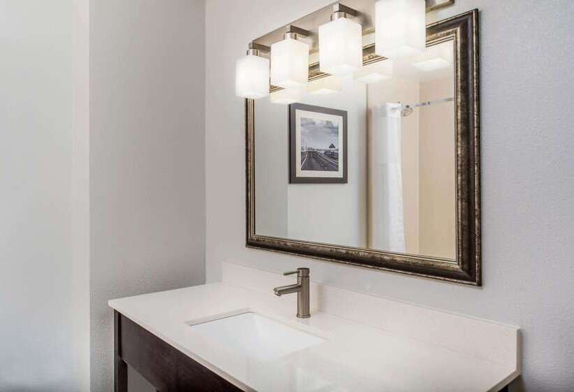 فندق La Quinta By Wyndham Moscow Pullman