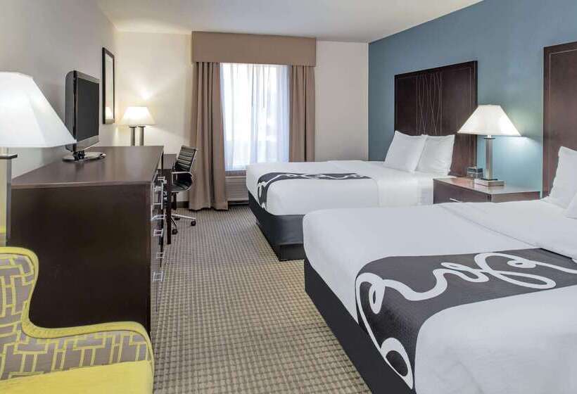 فندق La Quinta By Wyndham Moscow Pullman