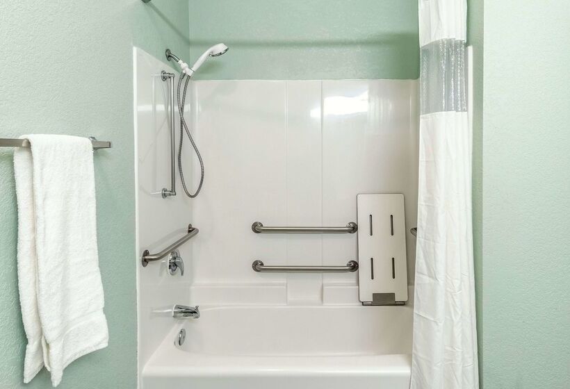 فندق La Quinta By Wyndham Newport