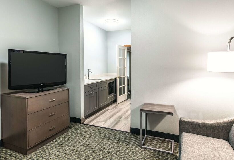 فندق La Quinta By Wyndham Newport